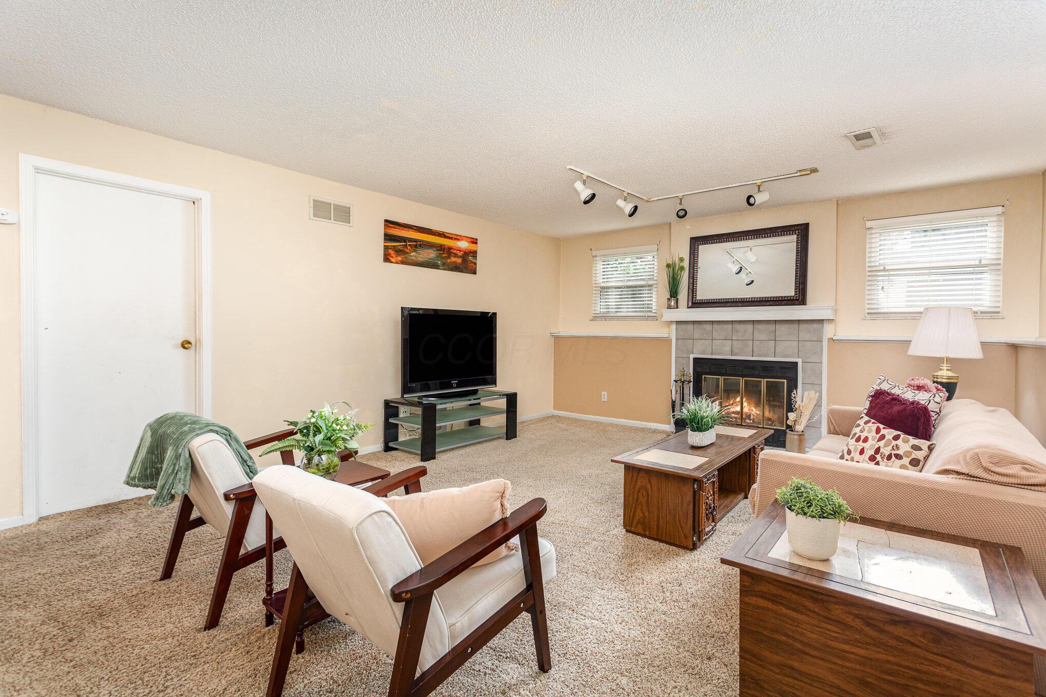 4111 Tamarack Avenue