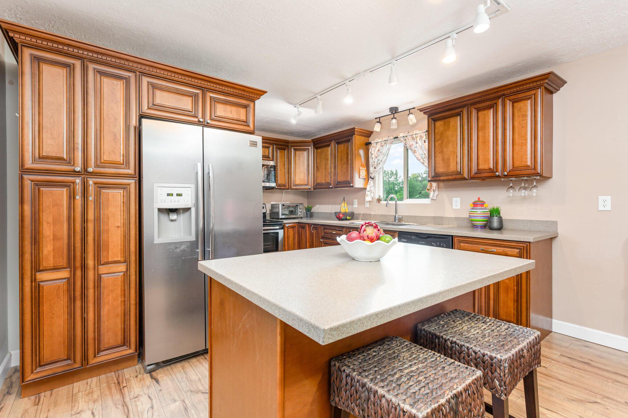 8405 Mink Street Road