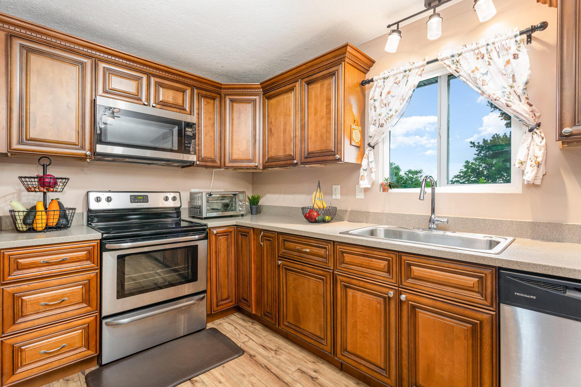 8405 Mink Street Road