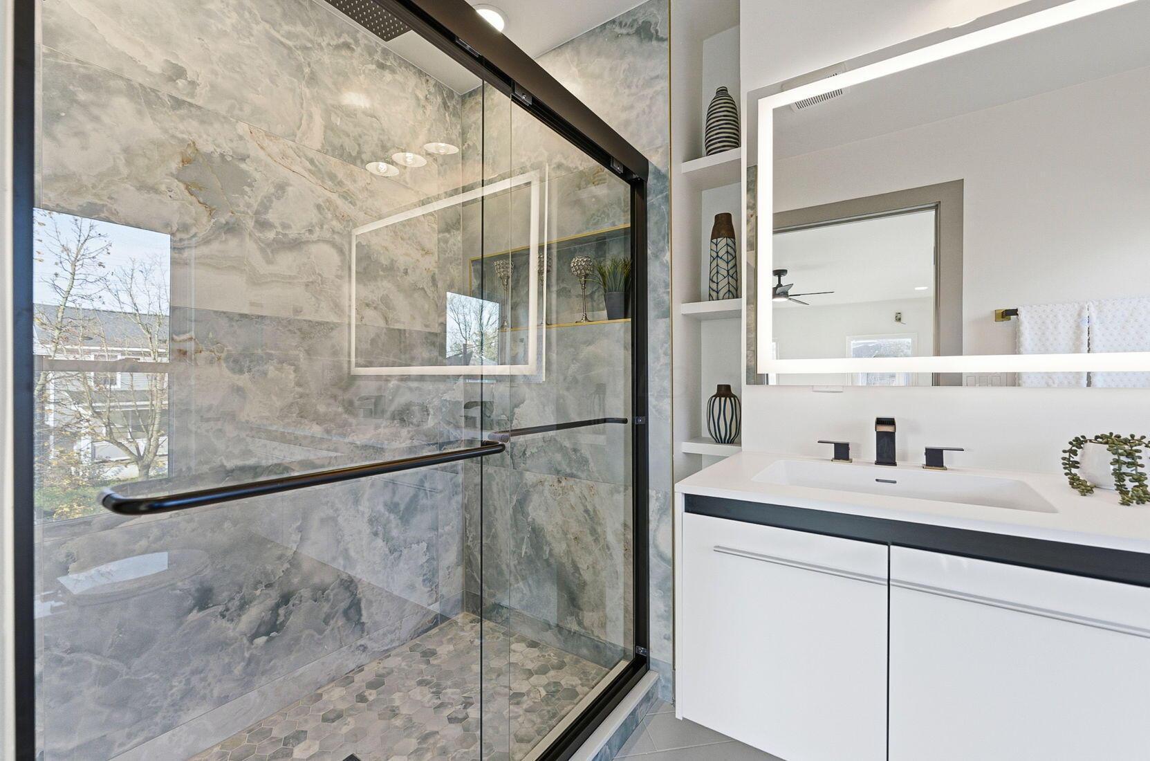 975 Carpenter Street