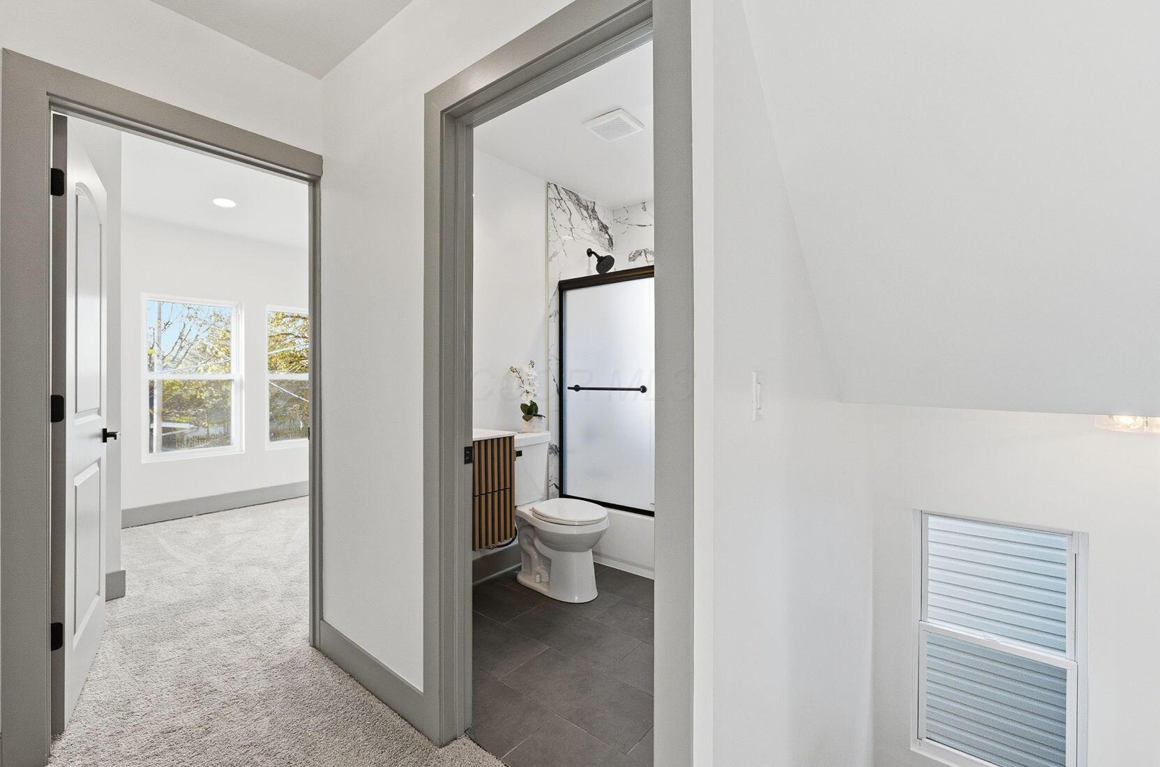 975 Carpenter Street