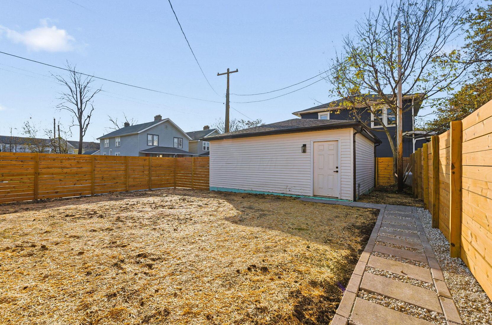 975 Carpenter Street