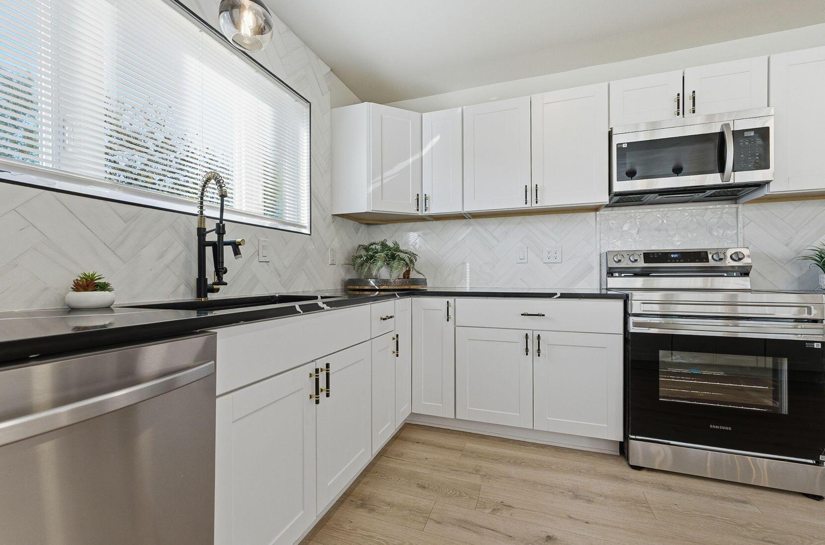 975 Carpenter Street