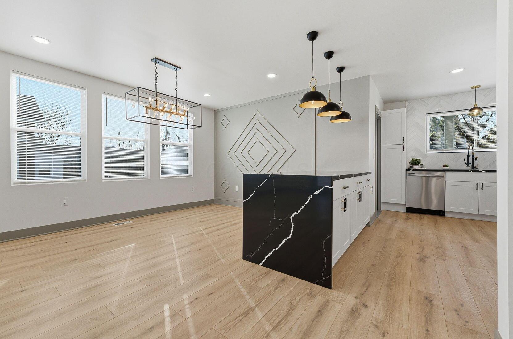 975 Carpenter Street