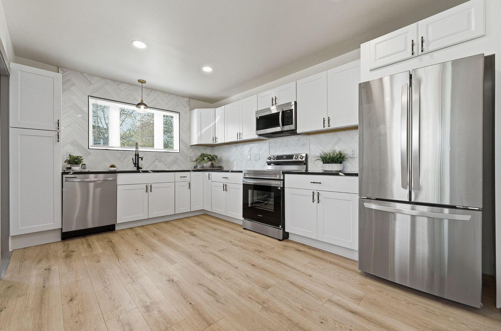 975 Carpenter Street