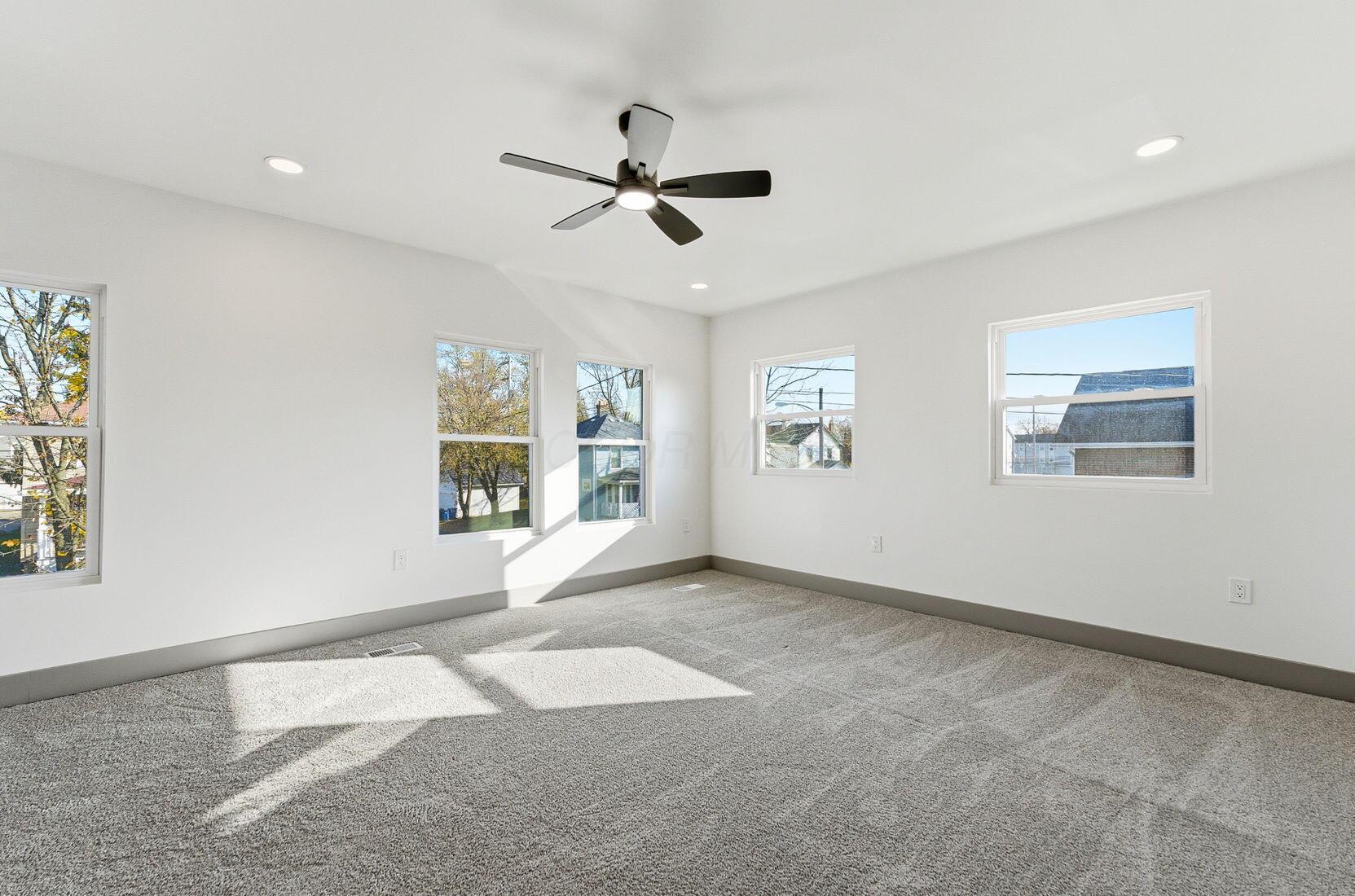 975 Carpenter Street