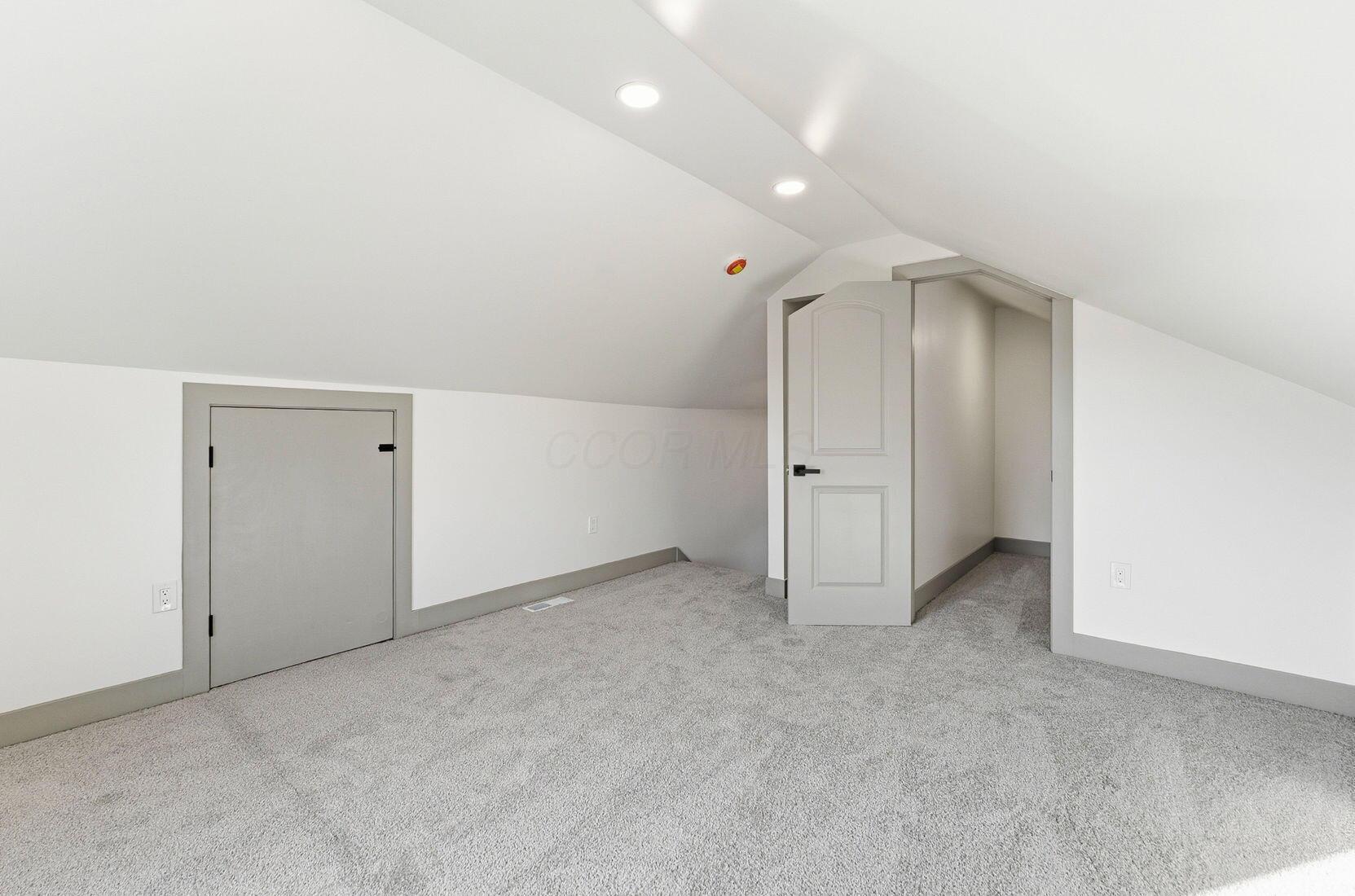 975 Carpenter Street