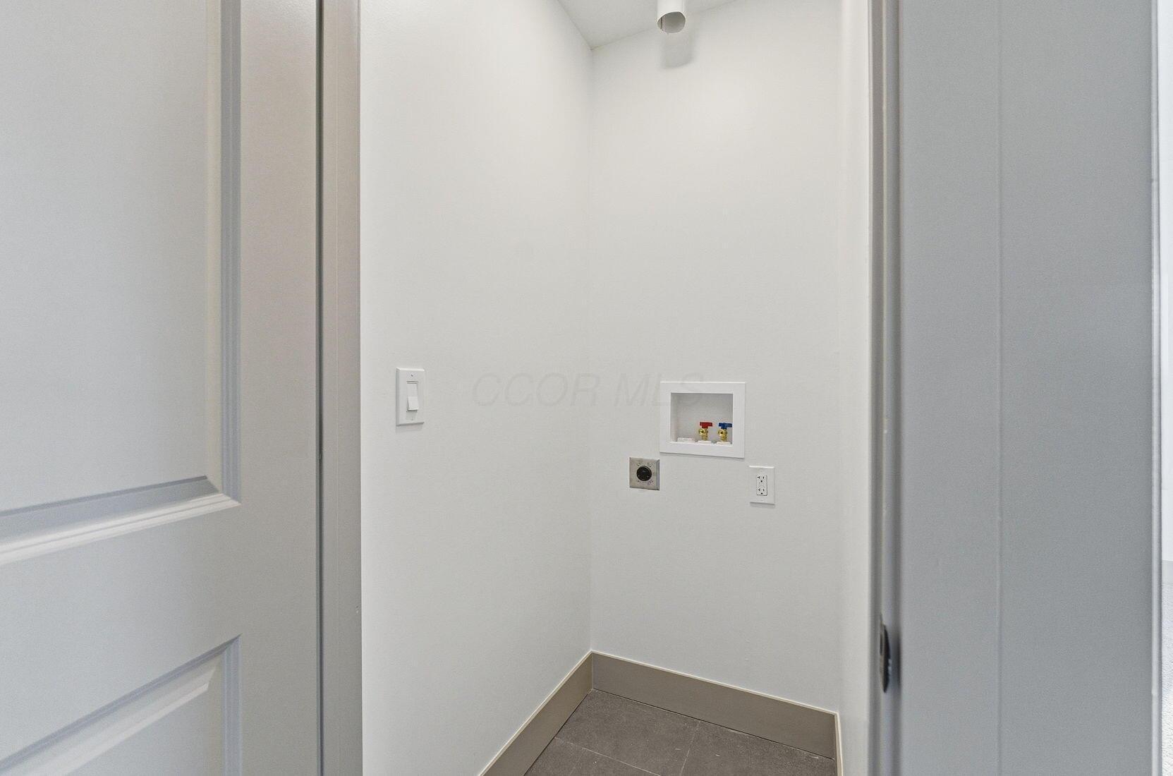 975 Carpenter Street