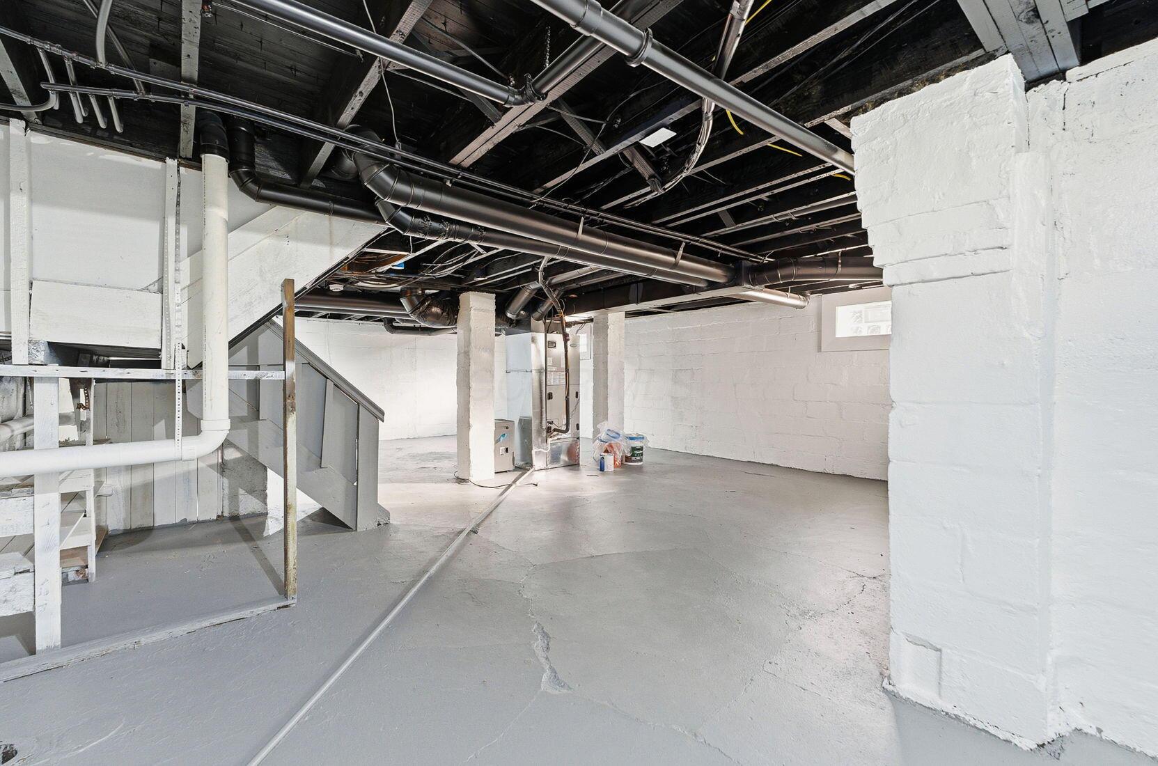 975 Carpenter Street