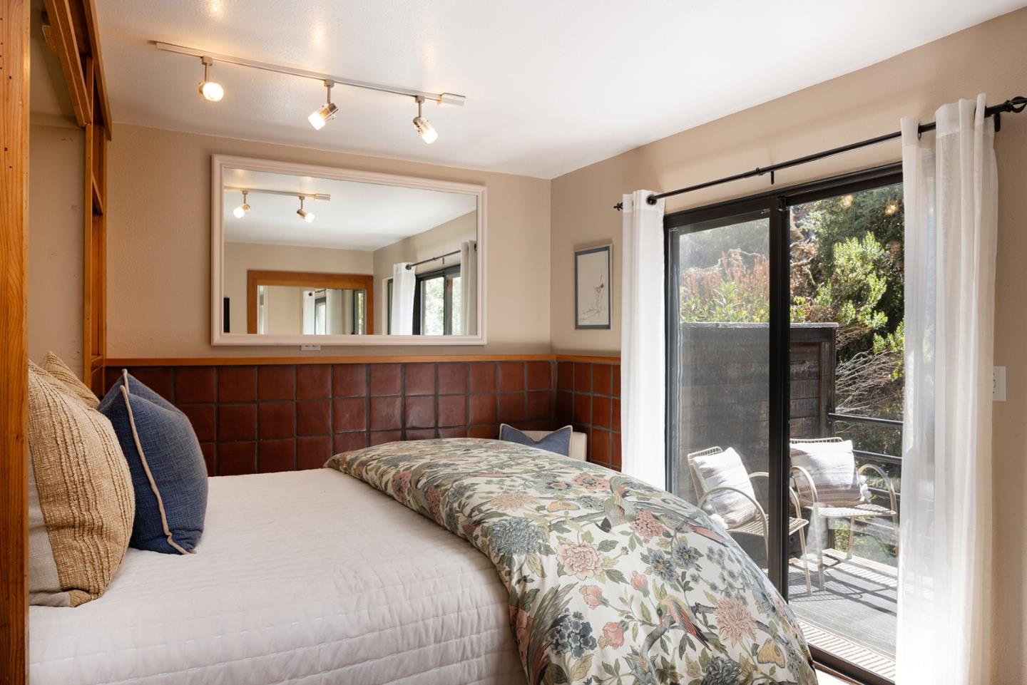 15270 Via Los Tulares