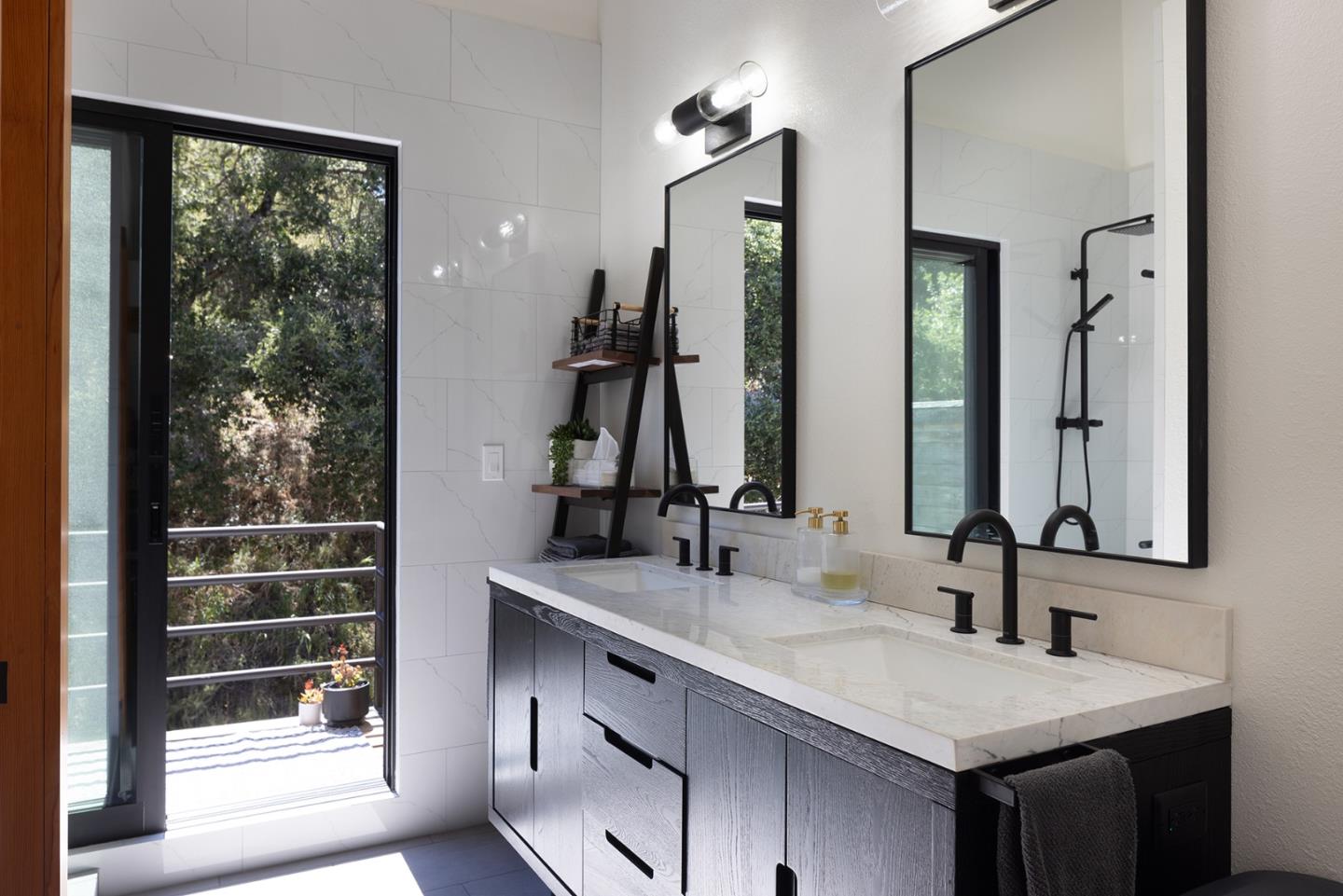 15270 Via Los Tulares