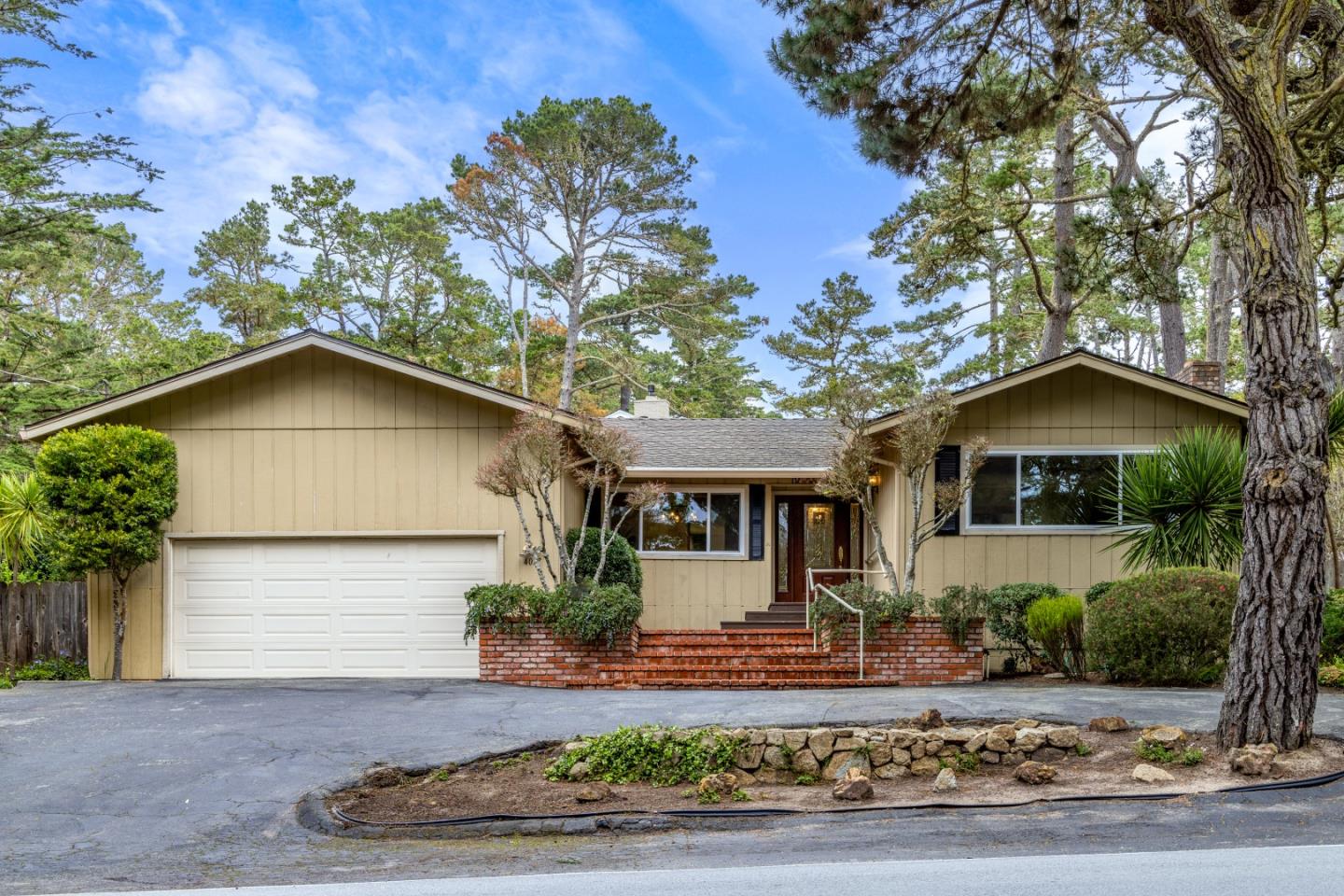 4097 Sunridge Road