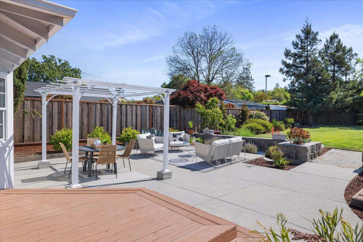 244 Hillview Avenue