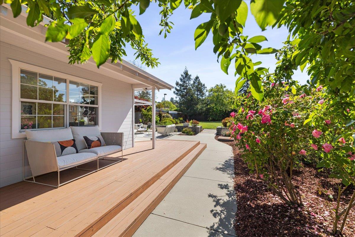 244 Hillview Avenue