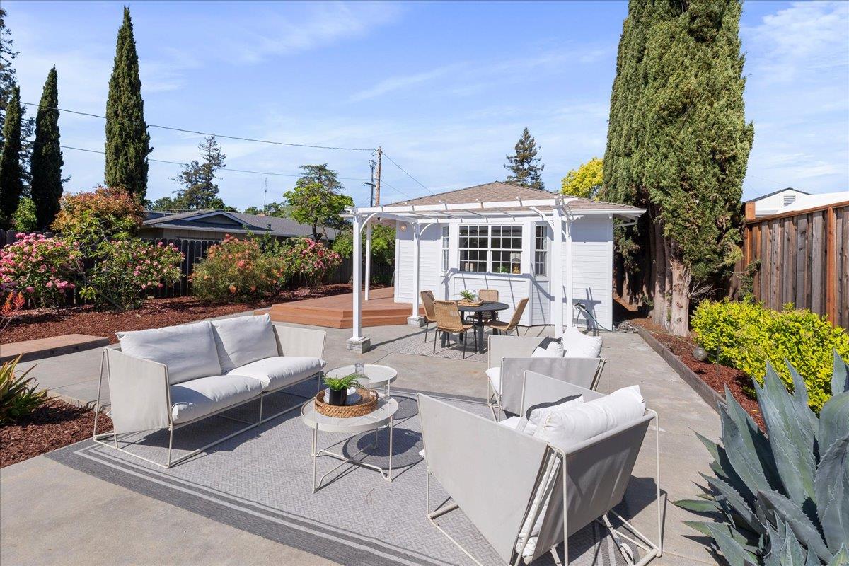 244 Hillview Avenue