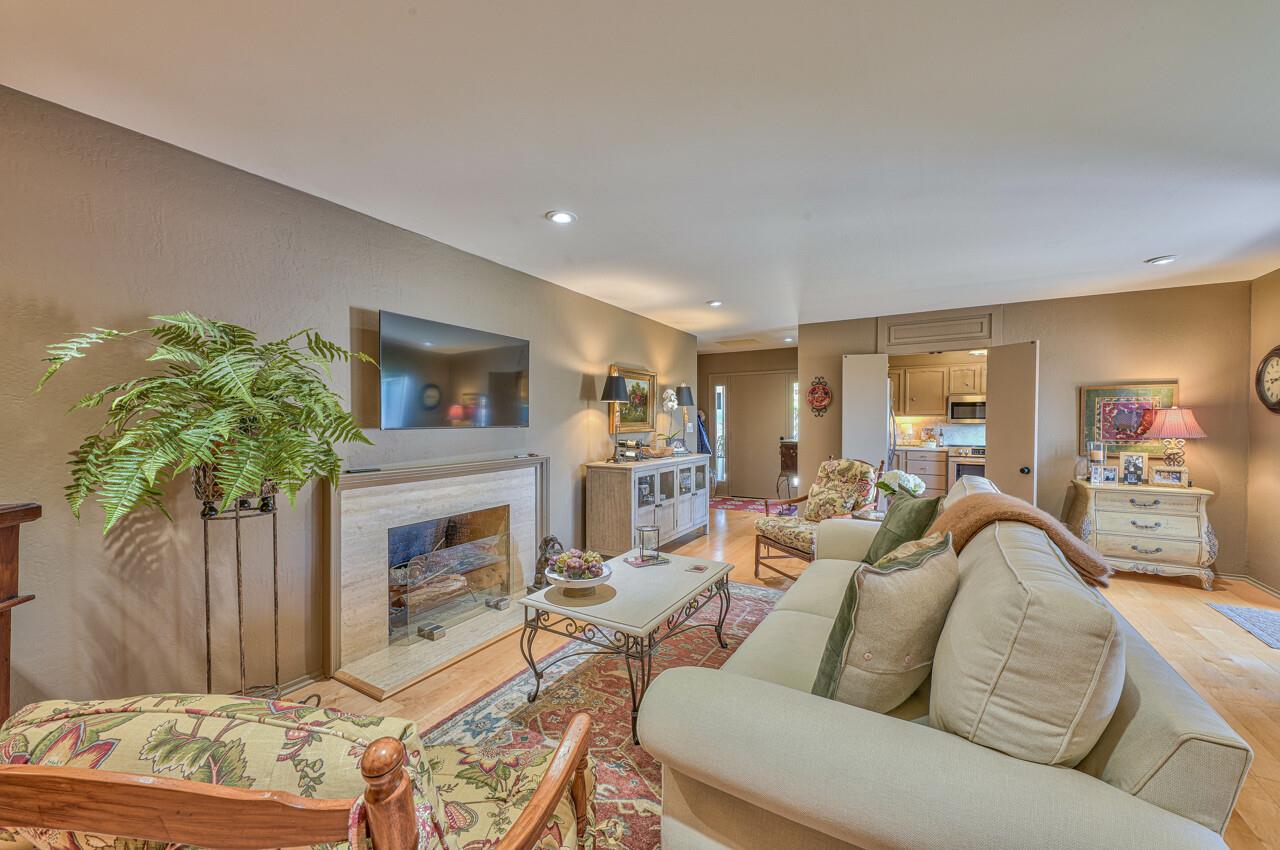 105 Del Mesa Carmel