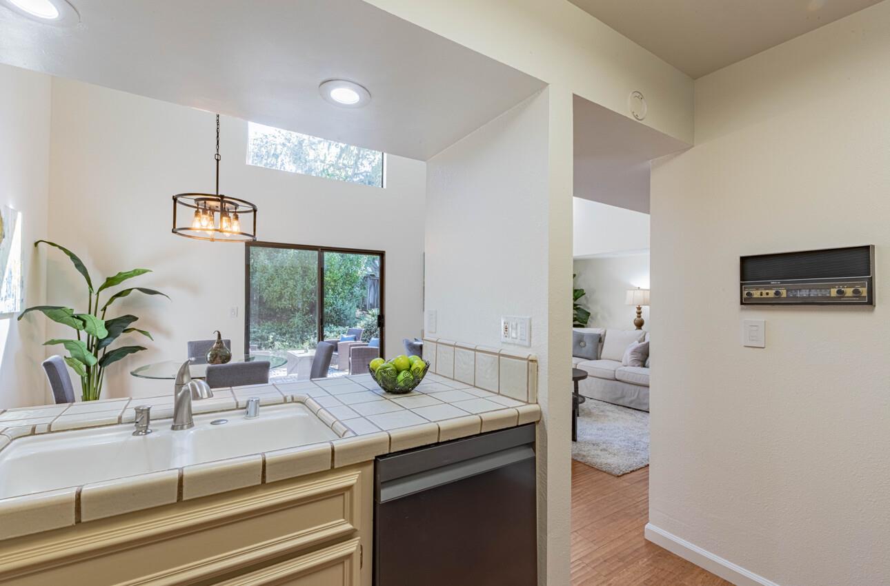 15 Montsalas Drive