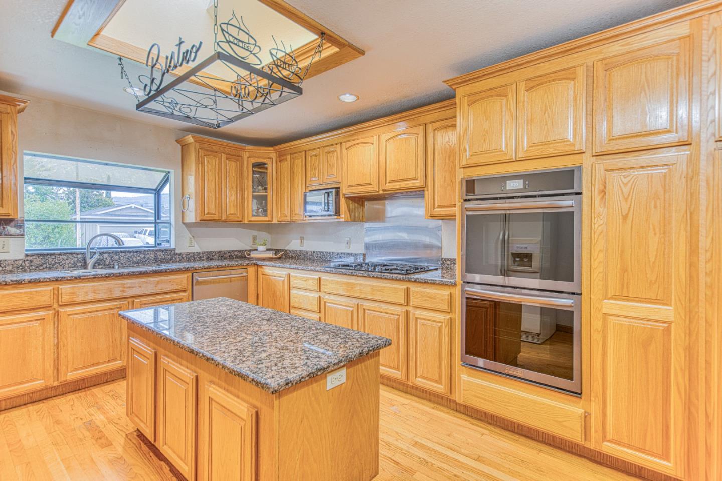 767 La Alondra Way