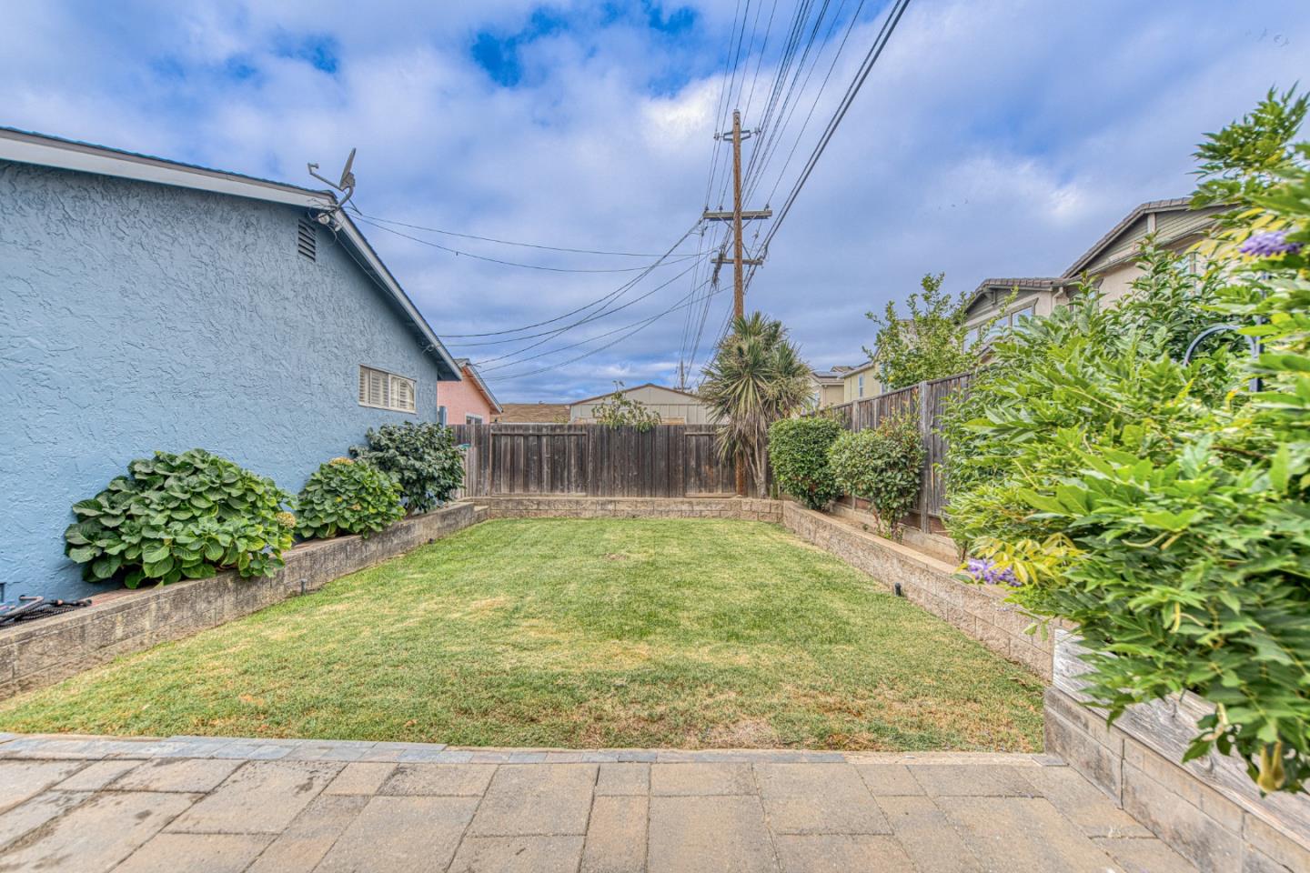767 La Alondra Way