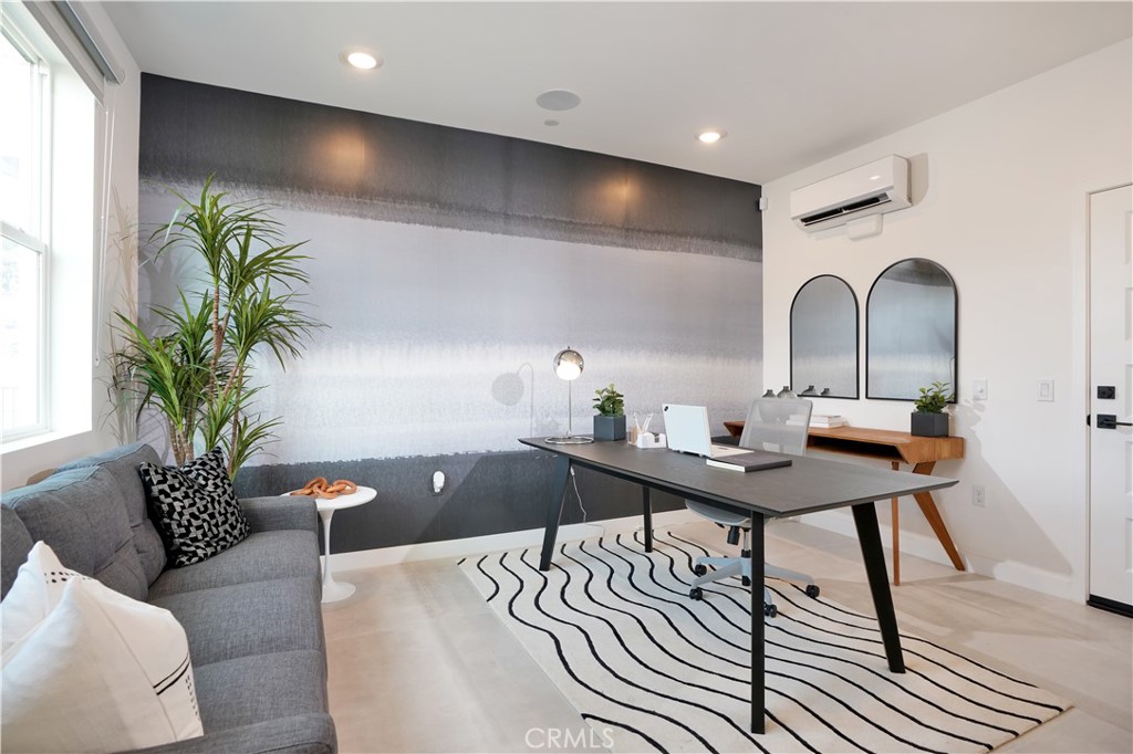 2217 W Orange 11
