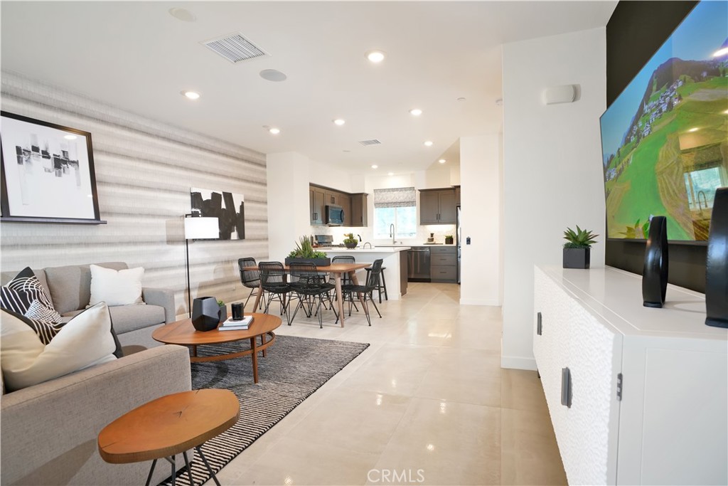 2217 W Orange 11