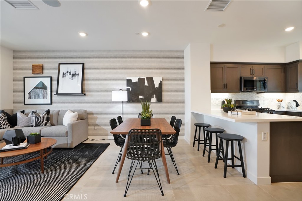 2217 W Orange 11