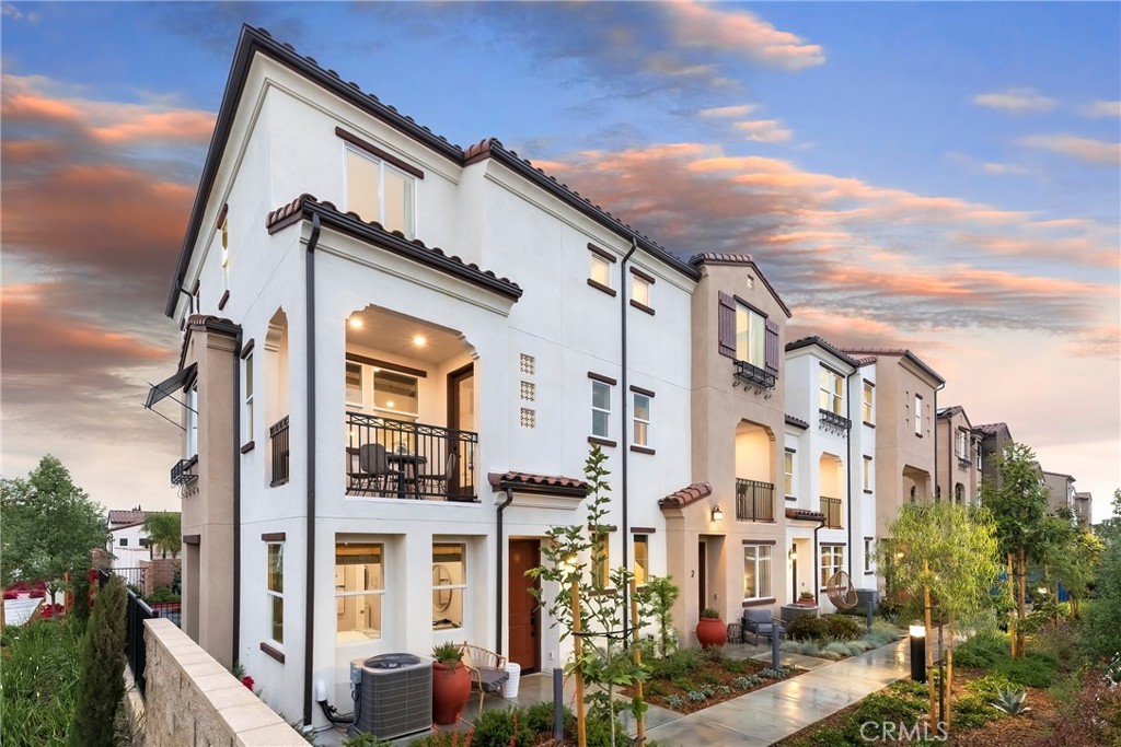 2217 W Orange 11