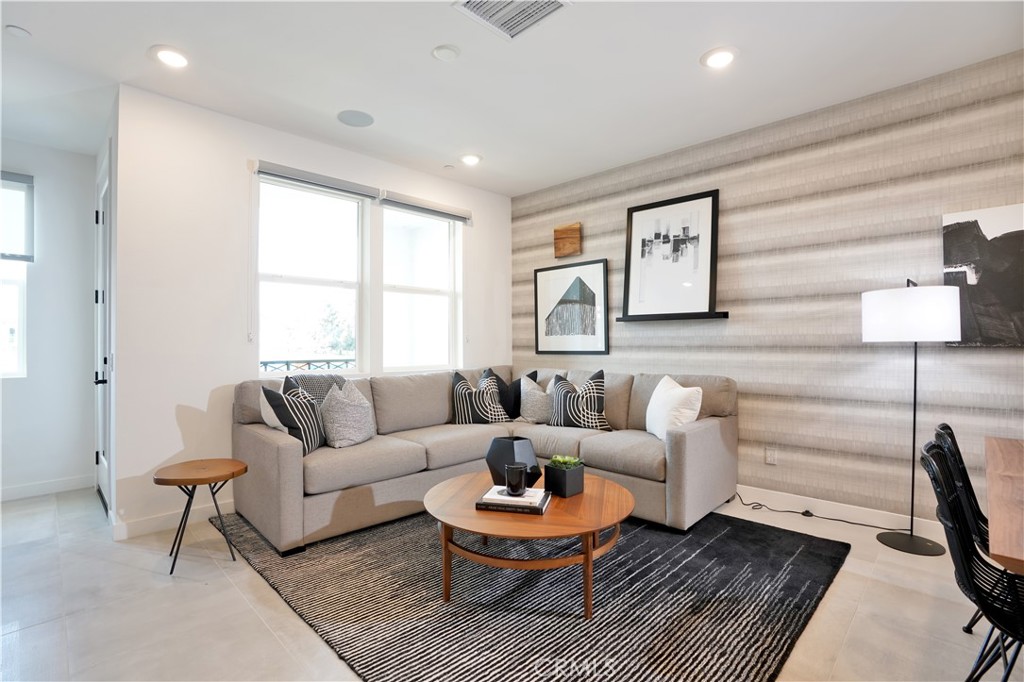 2217 W Orange 11