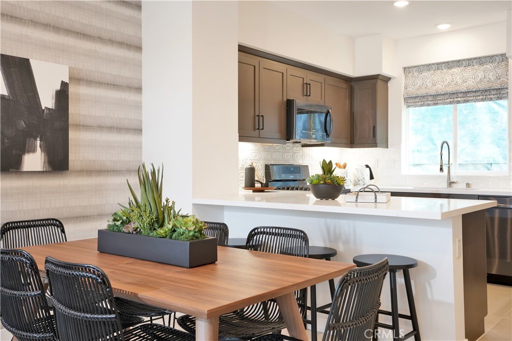 2217 W Orange 11