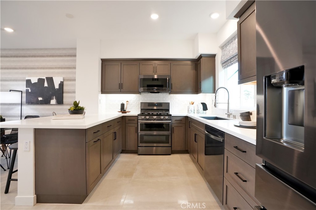 2217 W Orange 11