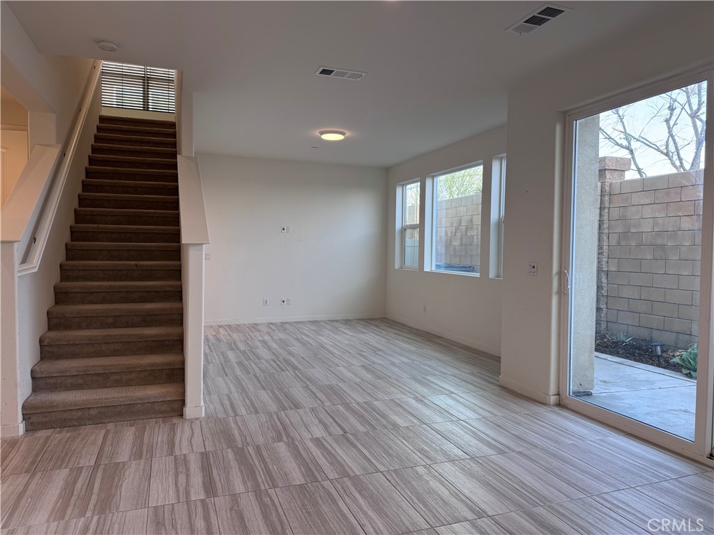 13817 Farmhouse Avenue