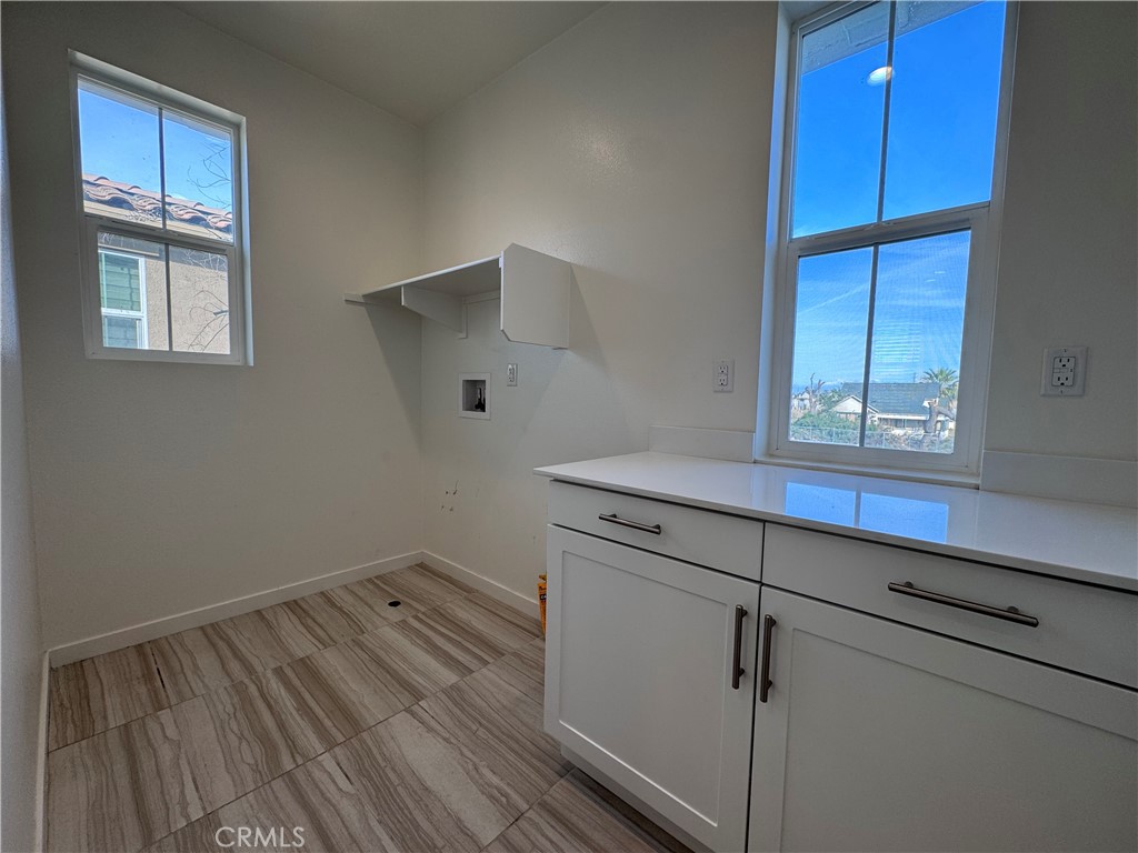 13817 Farmhouse Avenue