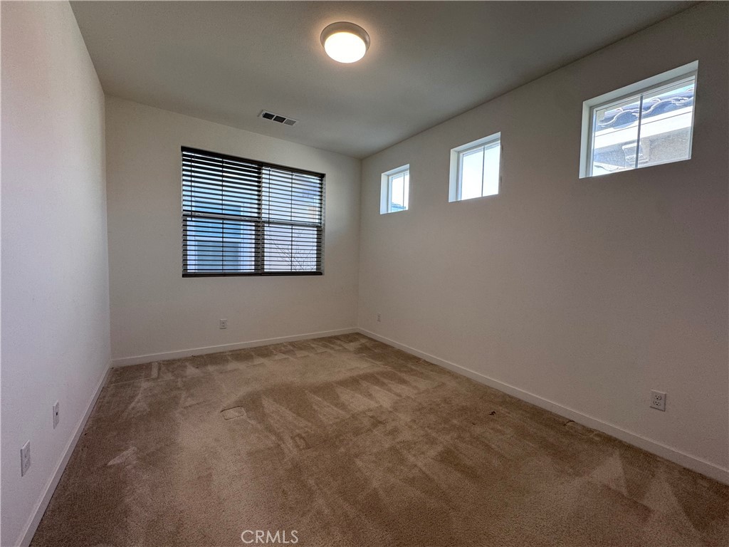 13817 Farmhouse Avenue