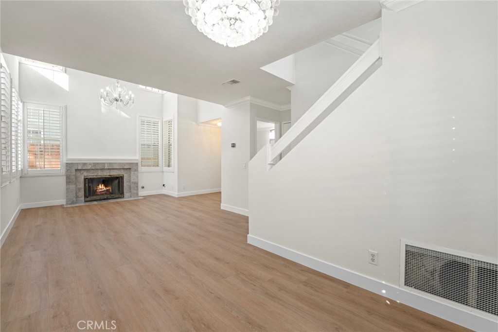 2405 Highland Pines
