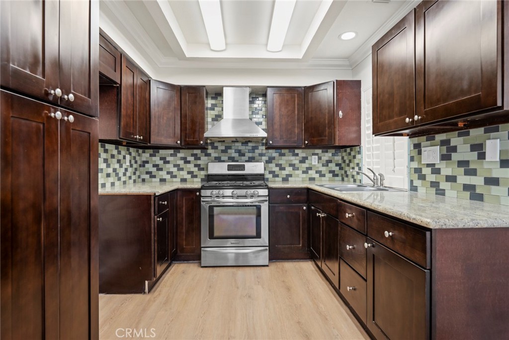 2405 Highland Pines