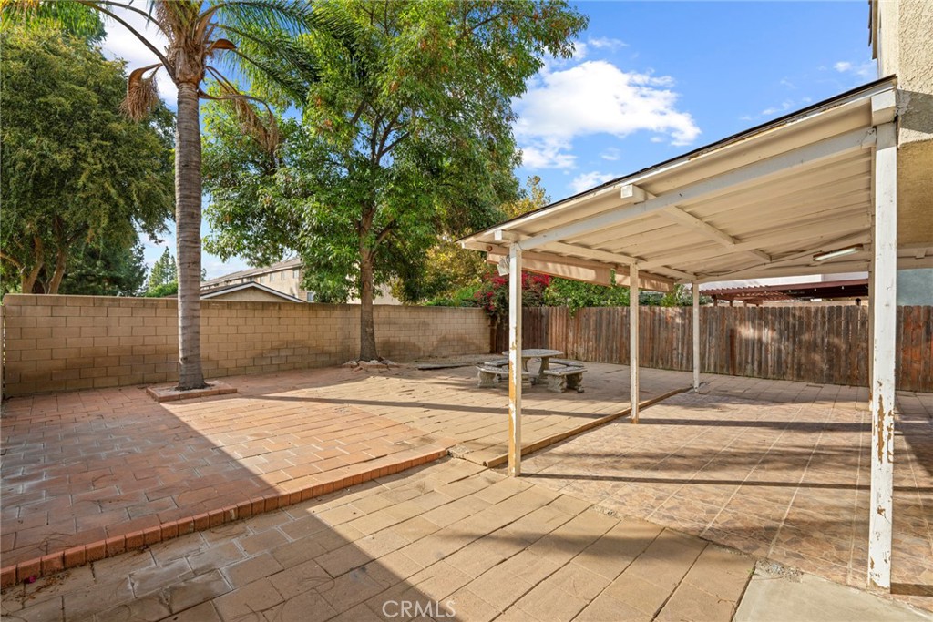 2405 Highland Pines