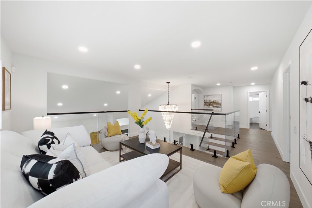 158 N Thistle