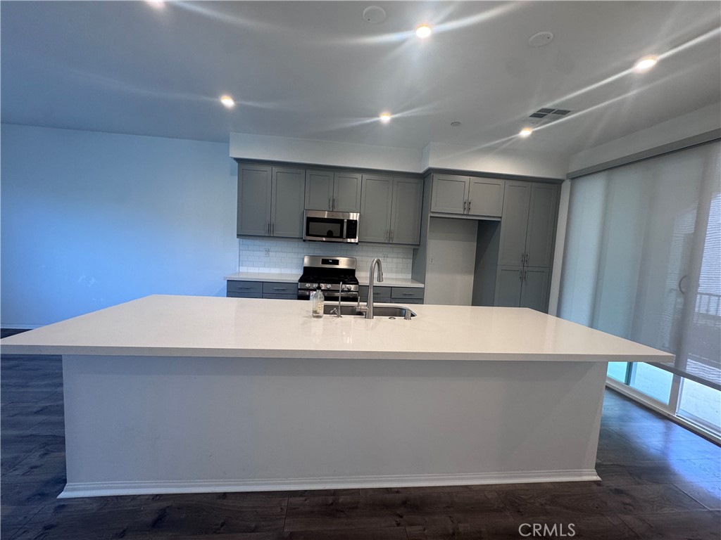 8141 Garden Park