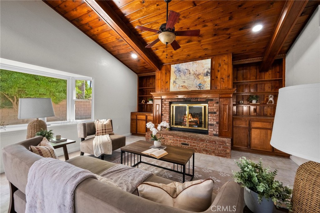 2863 S Cypress Point