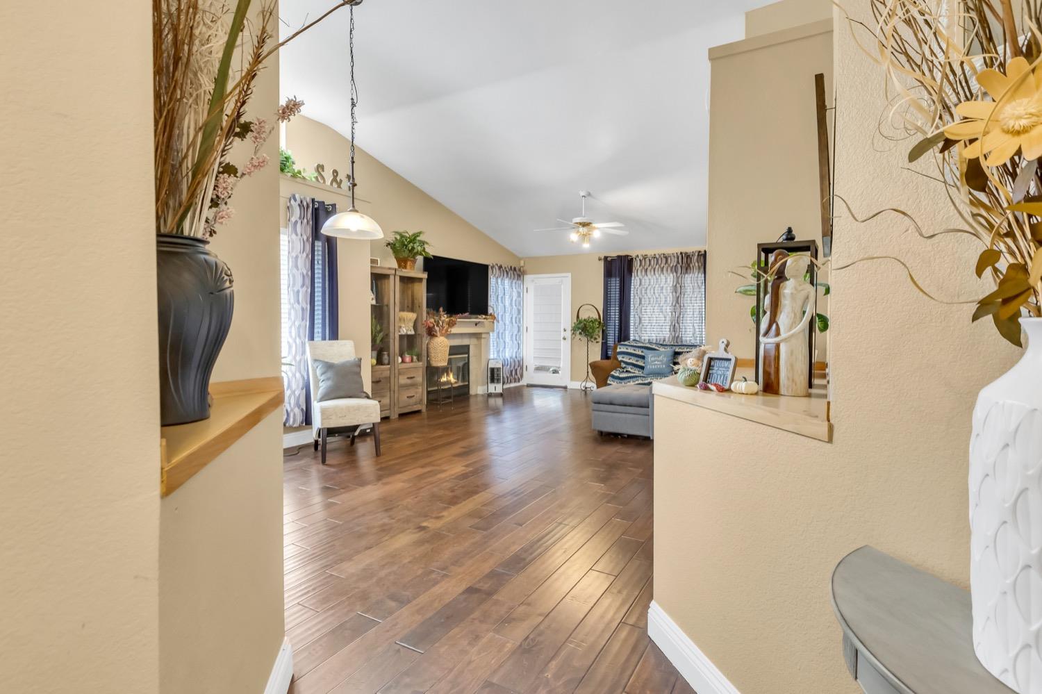 9148 LAGUNA CENTER Circle