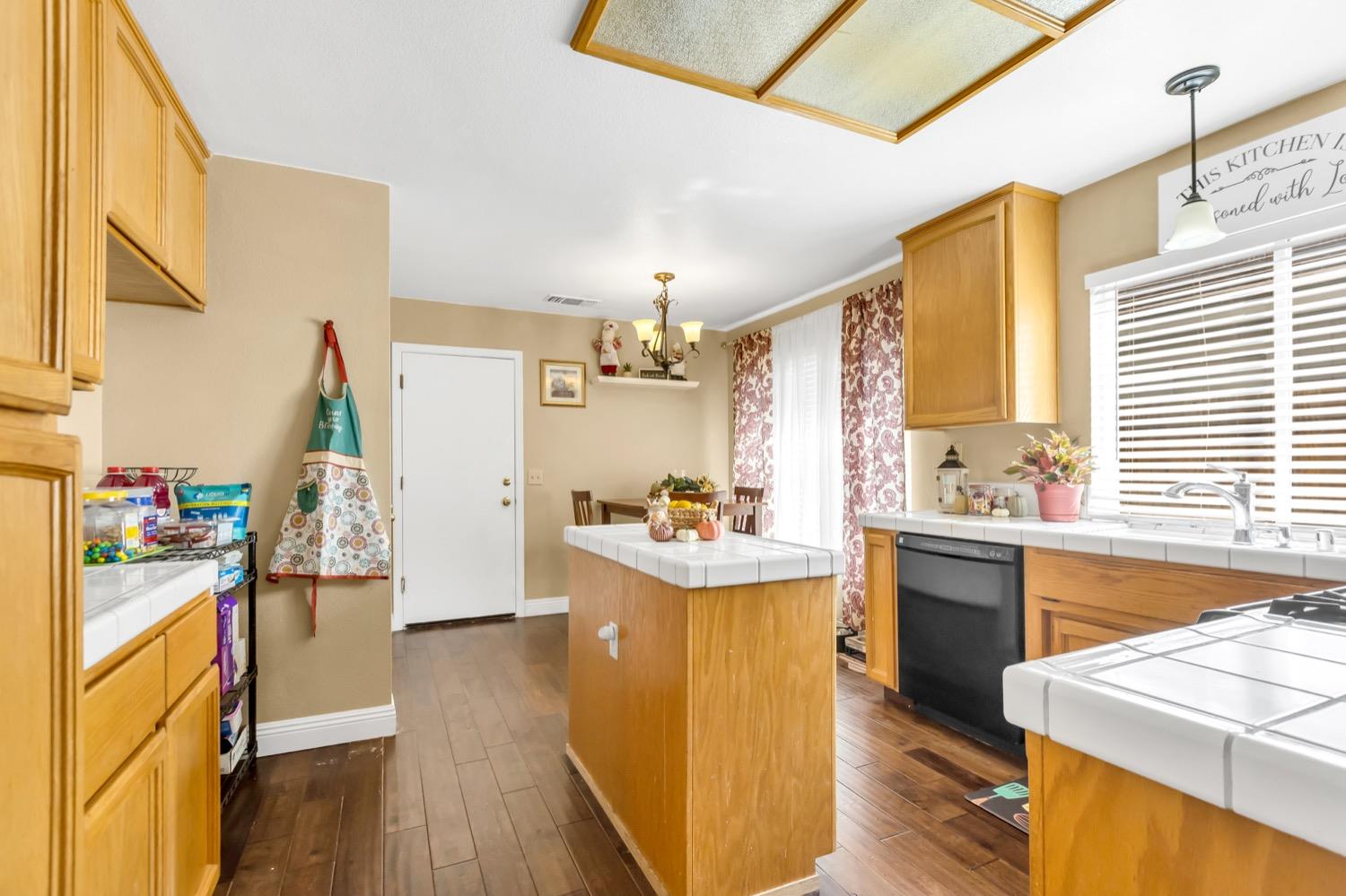 9148 LAGUNA CENTER Circle