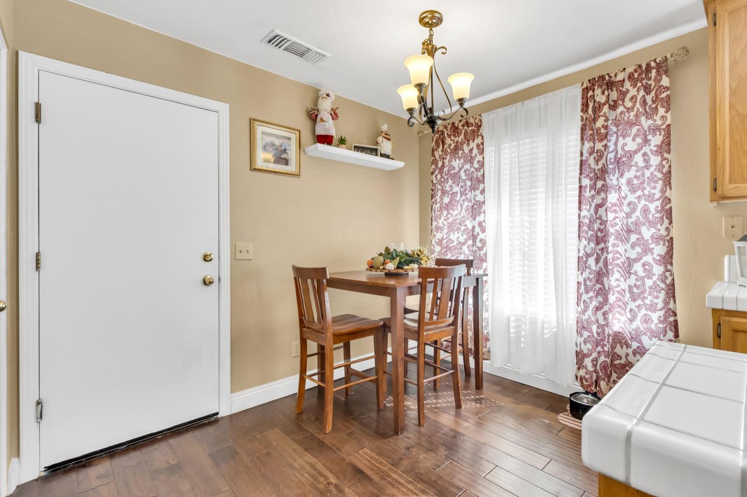 9148 LAGUNA CENTER Circle