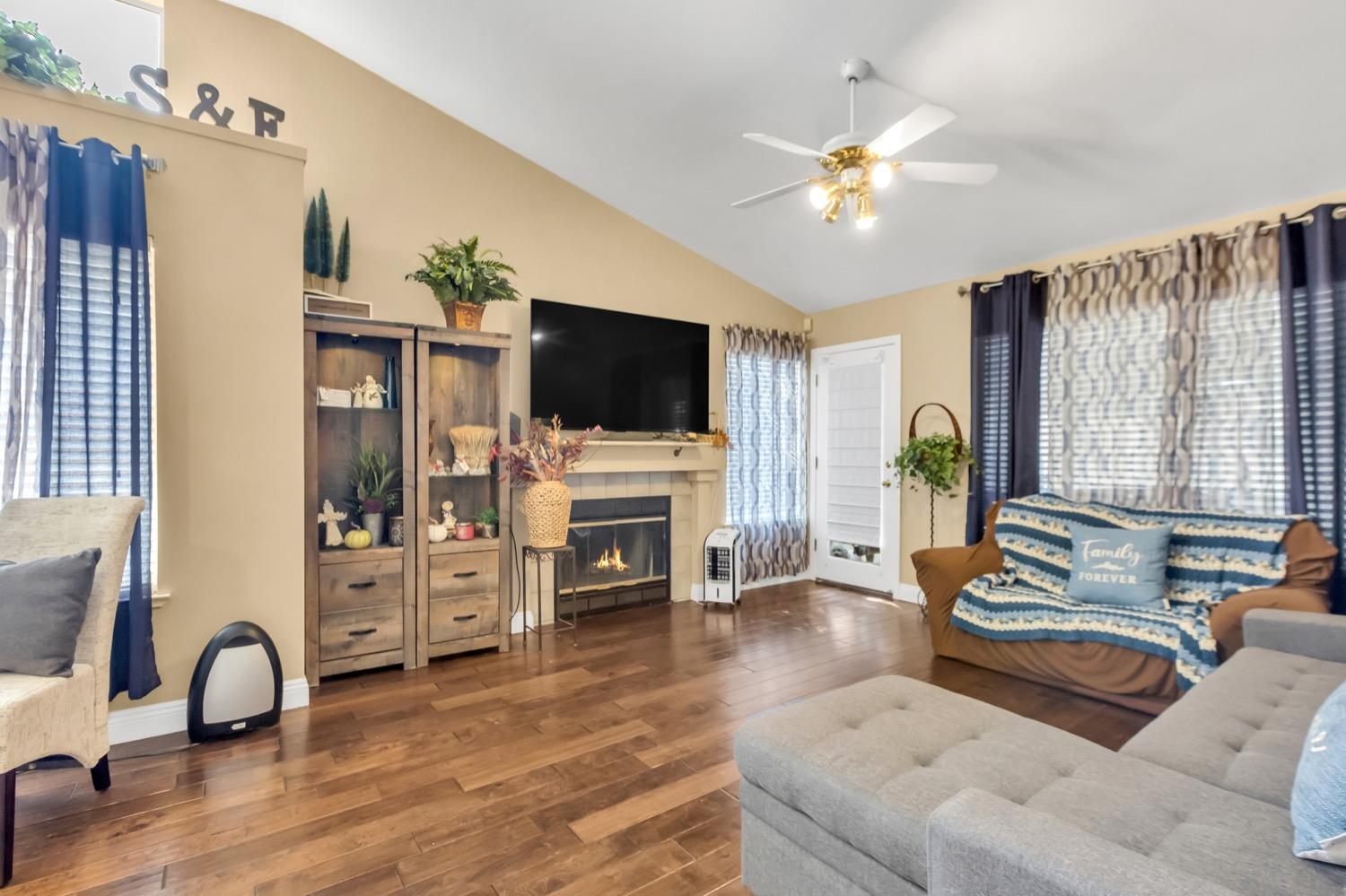 9148 LAGUNA CENTER Circle