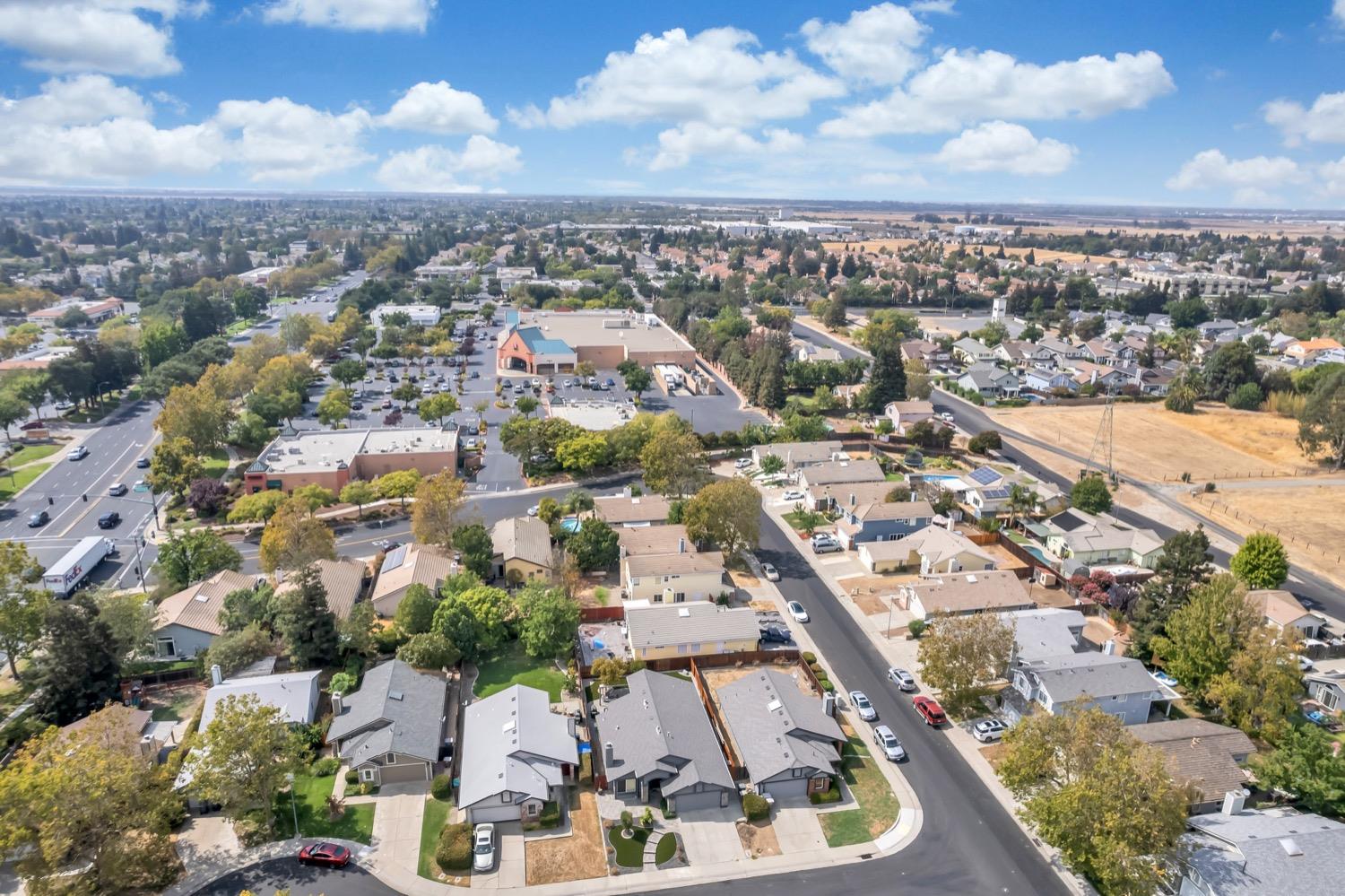 9148 LAGUNA CENTER Circle