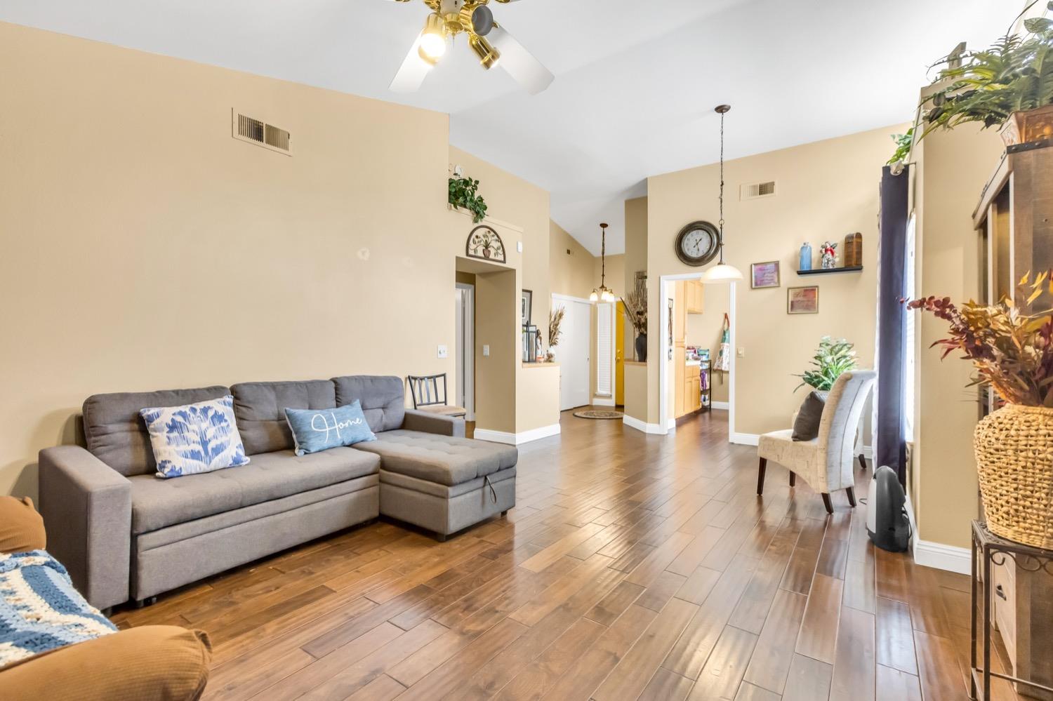 9148 LAGUNA CENTER Circle