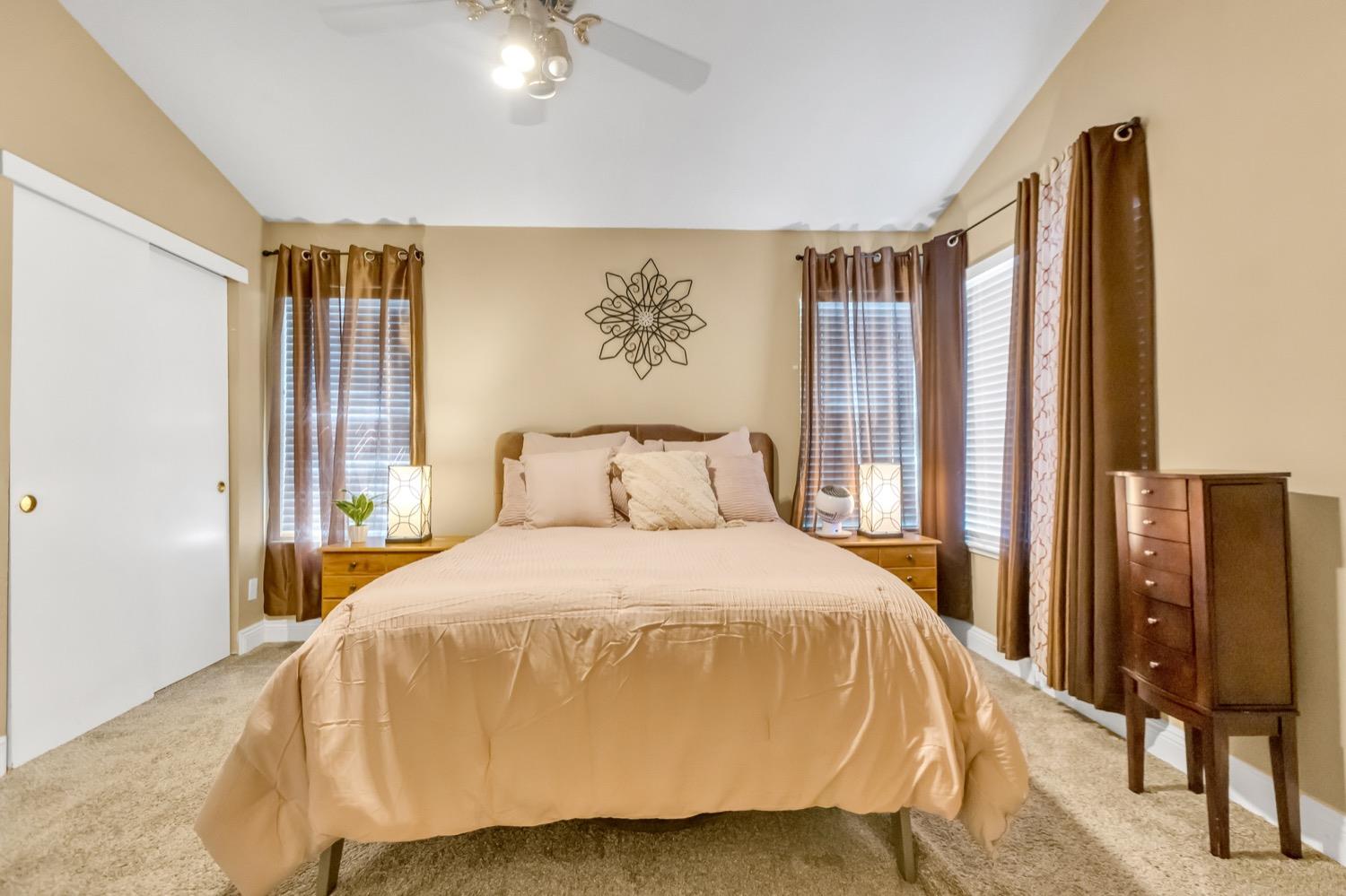 9148 LAGUNA CENTER Circle