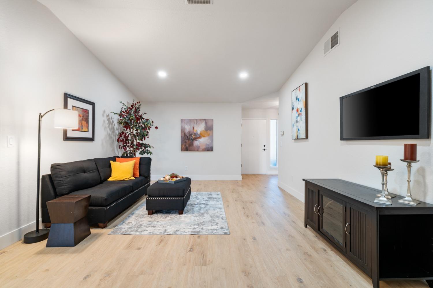 8321 Summer Sunset Drive