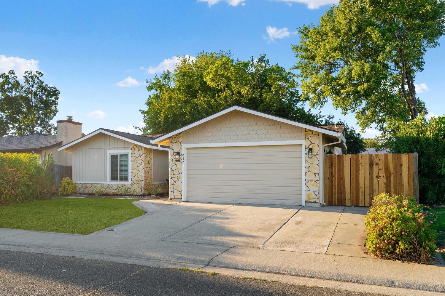 8321 Summer Sunset Drive