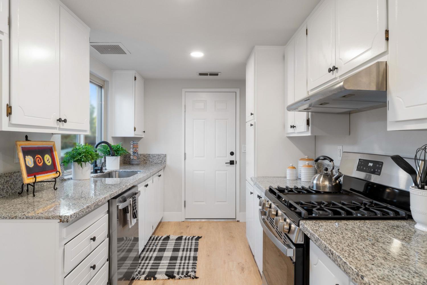 8321 Summer Sunset Drive