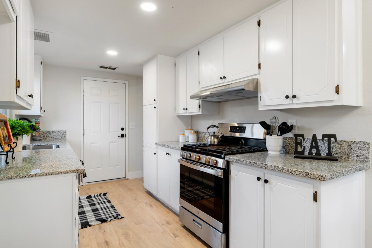 8321 Summer Sunset Drive